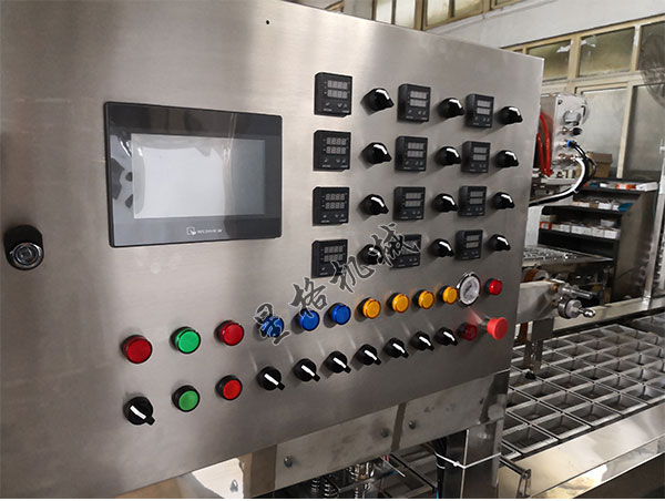 盒裝鴨血灌裝自動化機械設(shè)備灌裝工序看得見(圖1)