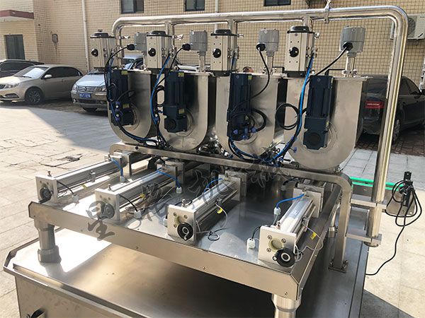 臥式攪拌醬料灌裝生產(chǎn)線有什么特別之處(圖2) 臥式攪拌醬料灌裝生產(chǎn)線有什么特別之處(圖2)