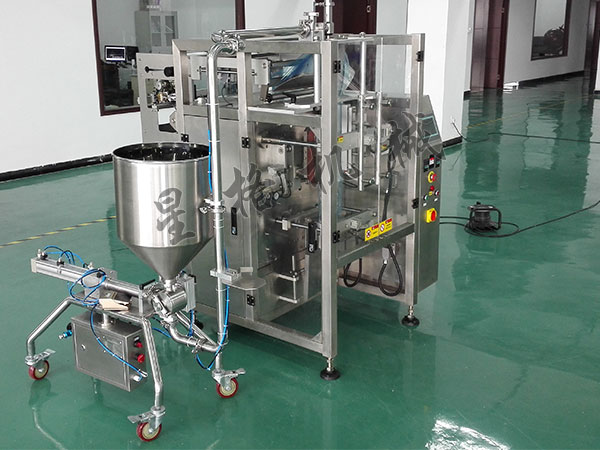 如何選購全自動(dòng)番茄醬料包裝機(jī)(圖1) 如何選購全自動(dòng)番茄醬料包裝機(jī)(圖1)