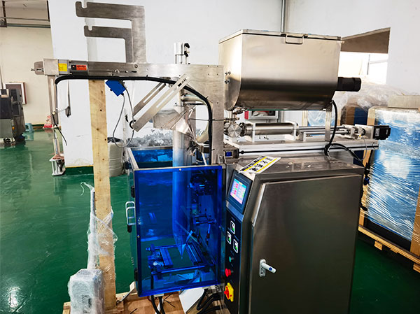 香辣鹵肉醬料包裝機(jī)好用嗎(圖1) 香辣鹵肉醬料包裝機(jī)好用嗎(圖1)