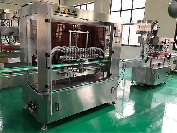 全自動(dòng)辣椒醬灌裝機(jī)設(shè)備幫助企業(yè)省人工(圖1) 全自動(dòng)辣椒醬灌裝機(jī)設(shè)備幫助企業(yè)省人工(圖1)