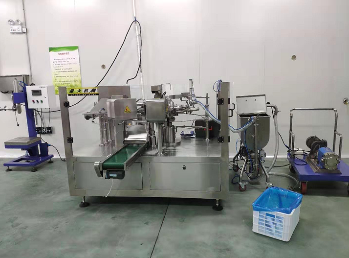 自動化剁椒醬包裝機(jī)械設(shè)備性能特點(圖1) 自動化剁椒醬包裝機(jī)械設(shè)備性能特點(圖1)