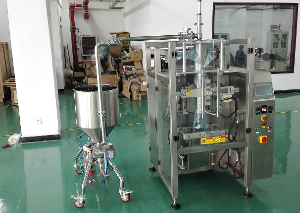 全自動番茄醬包裝機(jī)械對企業(yè)起著重大的作用(圖1) 全自動番茄醬包裝機(jī)械對企業(yè)起著重大的作用(圖1)