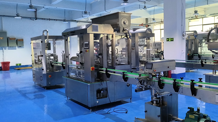 全自動調(diào)味醬料灌裝機生產(chǎn)線非標定制 一機多用 備受歡迎(圖1) 全自動調(diào)味醬料灌裝機生產(chǎn)線非標定制 一機多用 備受歡迎(圖1)