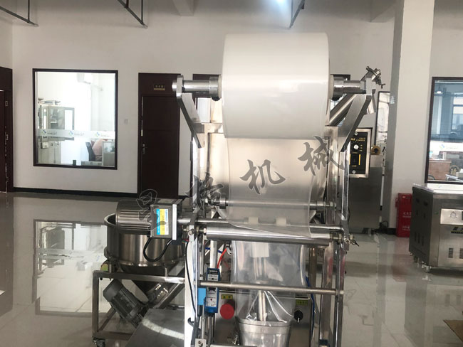 吃螃蟹的季節(jié)，怎么能少了全自動(dòng)蟹黃醬包裝機(jī)(圖3)